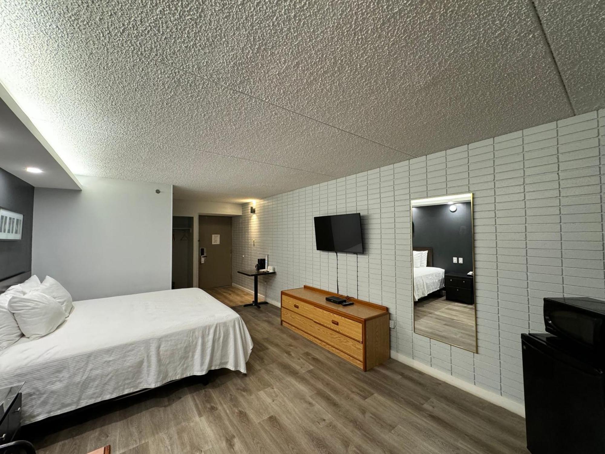 Travelodge By Wyndham Winnipeg Airport Exterior foto